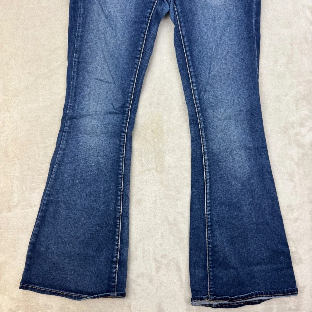 American Eagle Outfitters shipping fast